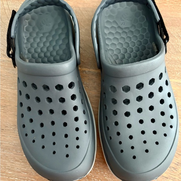 Joybees Charcoal Unisex Size 8 Slip-On Clogs worn one time - Picture 7 of 7